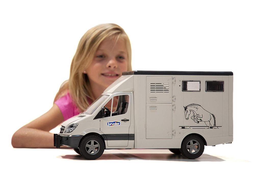 MB Sprinter Animal Transporter with 1 Horse, from Bruder and Totally
