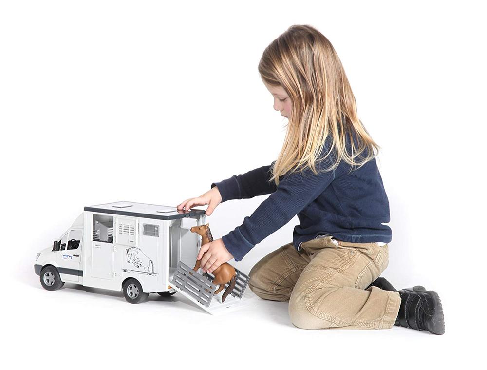 MB Sprinter Animal Transporter with 1 Horse, from Bruder and Totally