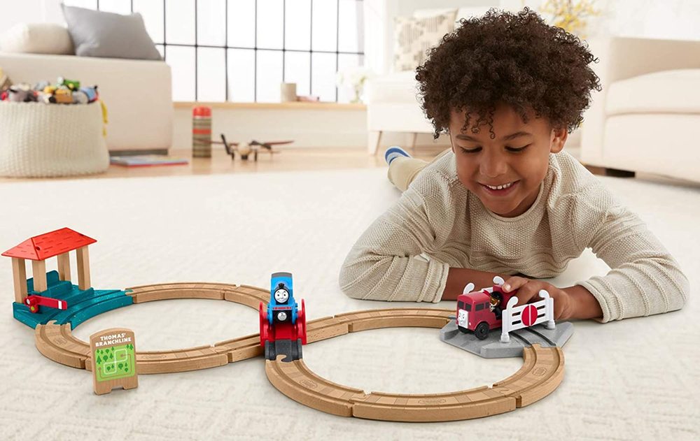 thomas racing figure 8 set
